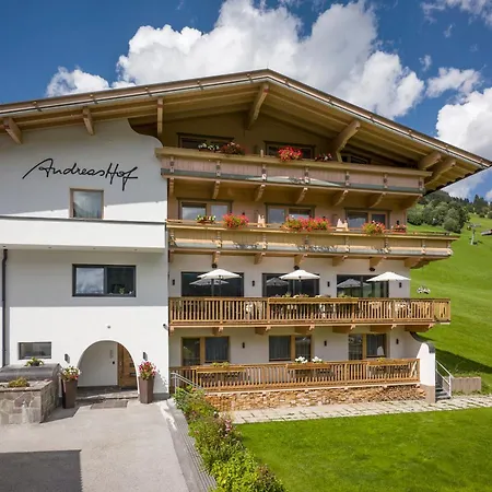 לינה וארוחת בוקר Andreashof 3*