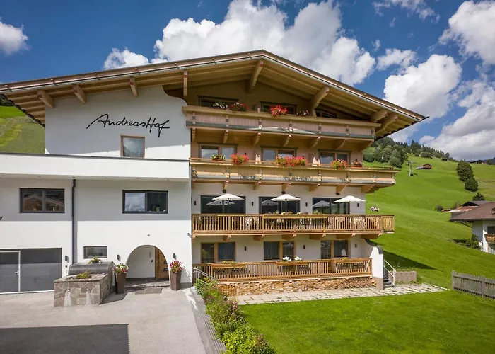 לינה וארוחת בוקר Andreashof 3*